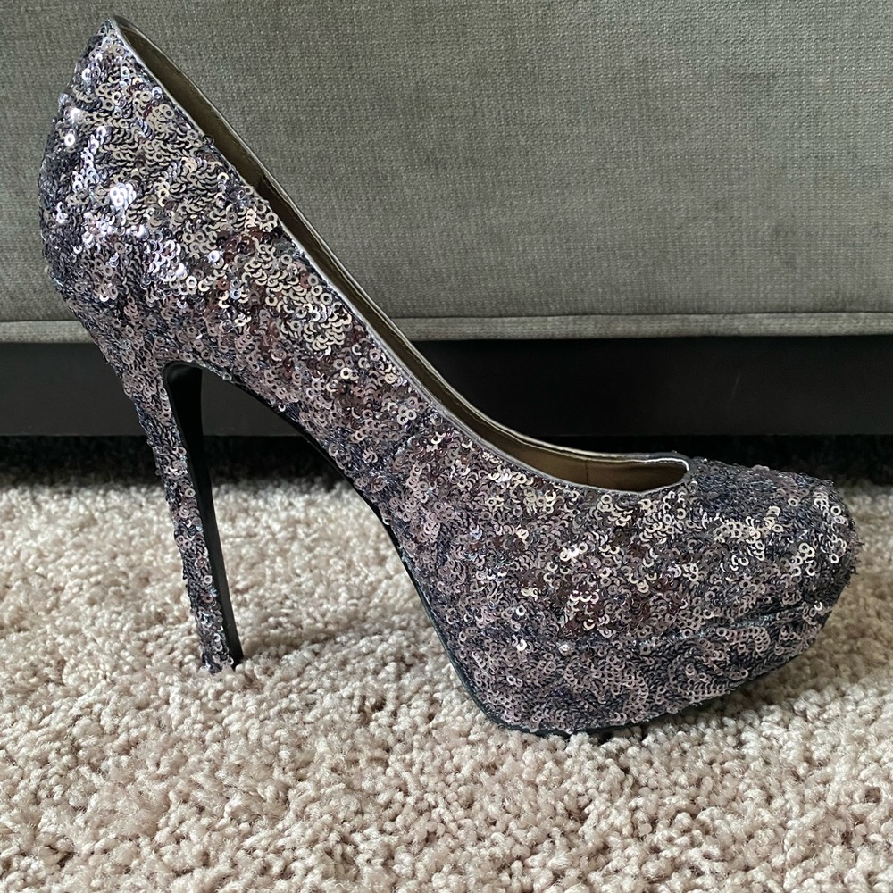 Bakers Pewter Sequin Platform Heels, 9M